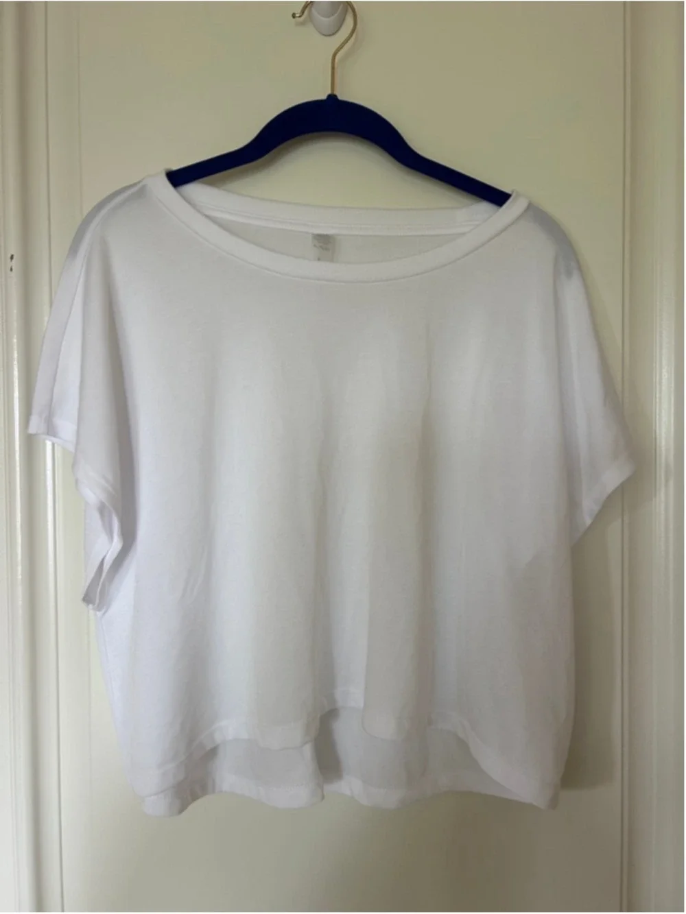 Women’s Relaxed White Short-Sleeve Top